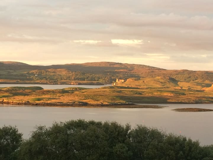 Bed & Breakfast overlooking Loch Dunvegan Houses for Rent in Colbost