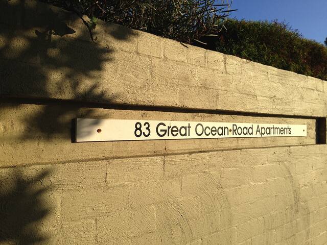 Magic Apartment + Views@83 GREAT OCEAN ROAD Lorne gallery image 4