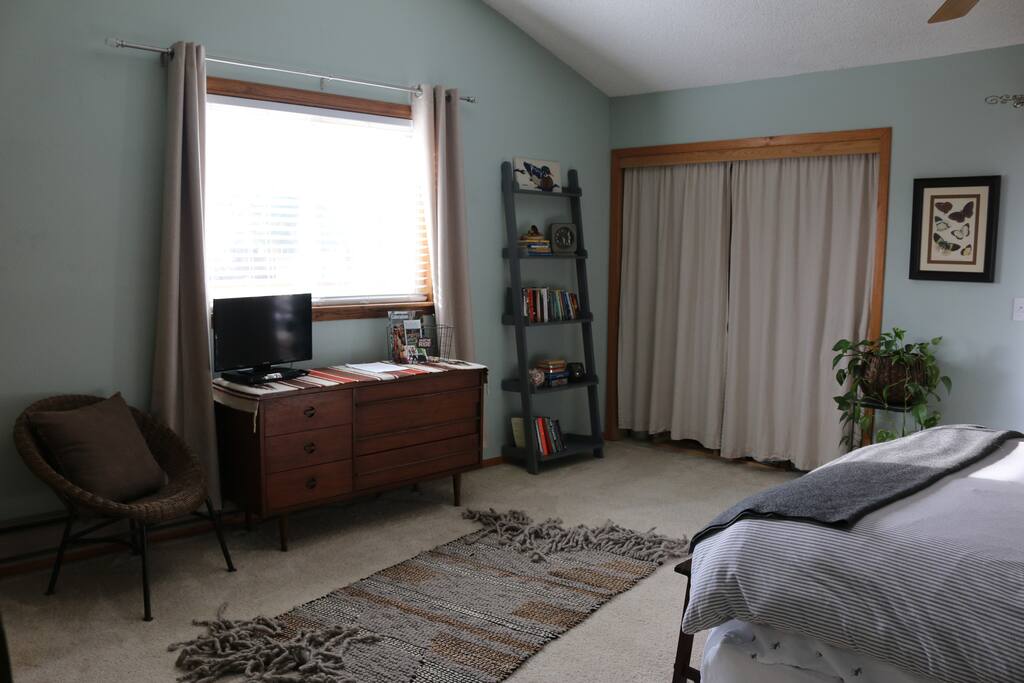 Smart tv for netflix, hulu, and DVD player (lots of movies).
