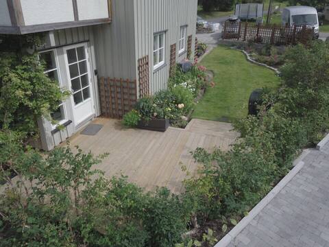 Bright and cosy apartment with a stunning garden