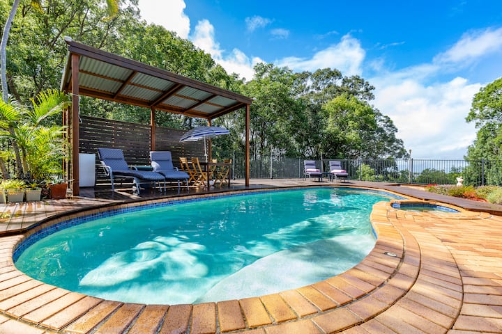 Chez Bli Bli - Private poolside retreat