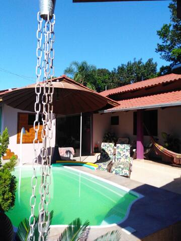 Conforto e tranquilidade... área com piscina.