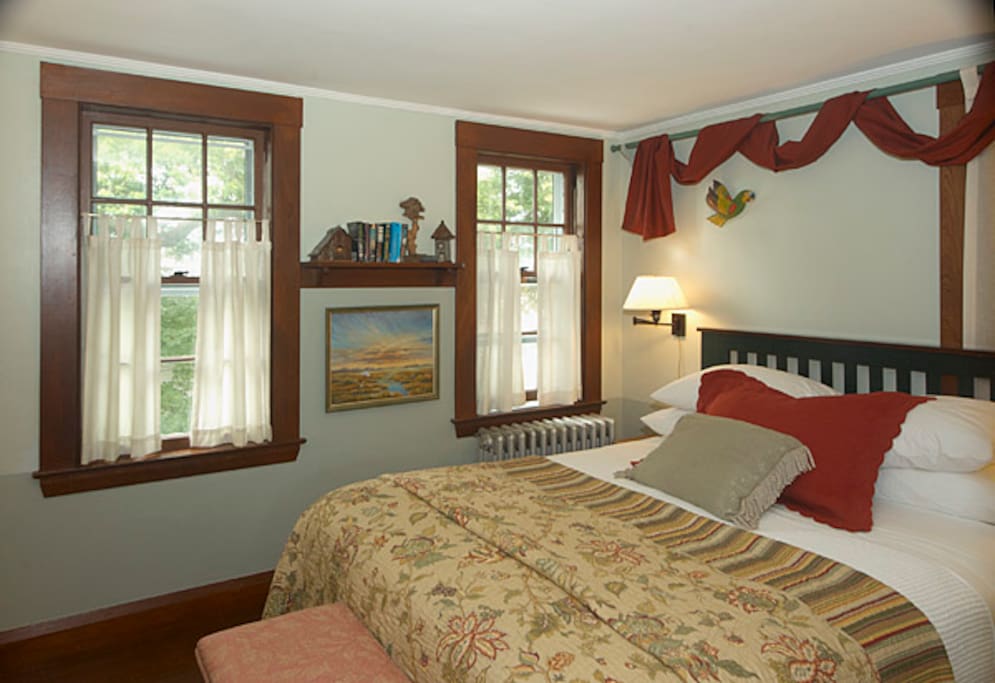 Birds Nest is on the 2nd floor and features a queen bed and private bath (shower only).