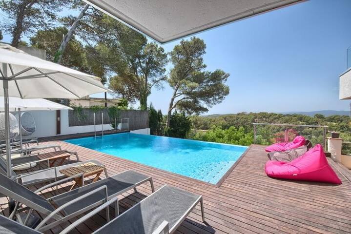 Begur Home with a view: Perfect for large families gallery image 3