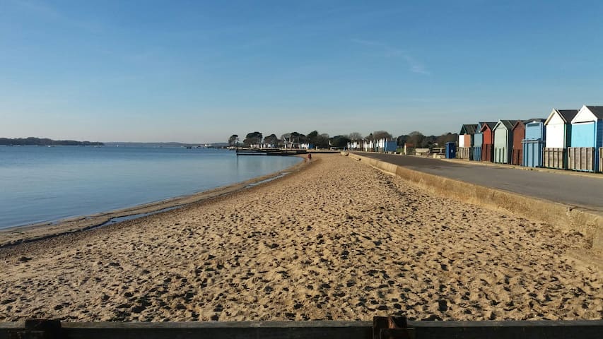 NU-VU 2 bed Apartment, Sea Views, Balcony, Parking
