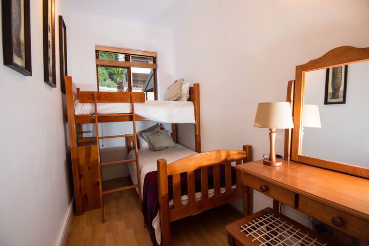 Dolphin Studio Apartment – A Whale of A Time gallery image 4