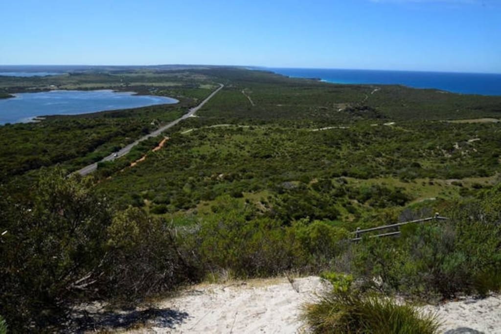 Pelican lagoon Lookout showing the lagoon and southern ocean
view from lookout