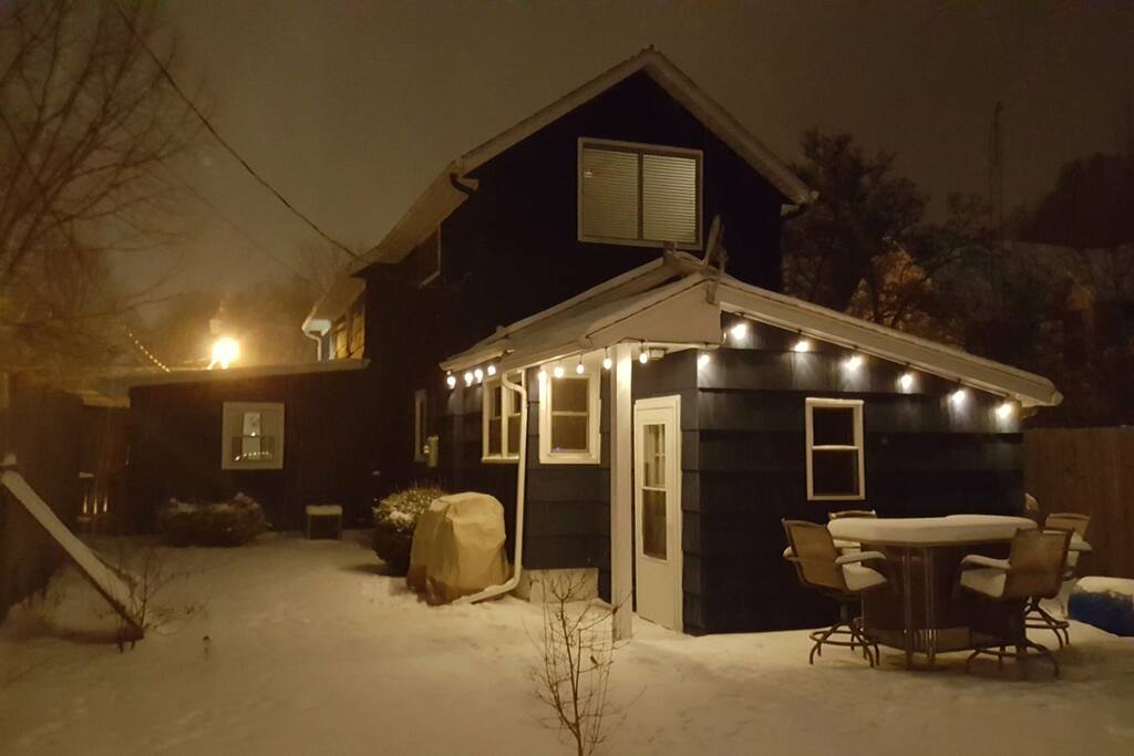 Excellent lighting in the yard auto on off led