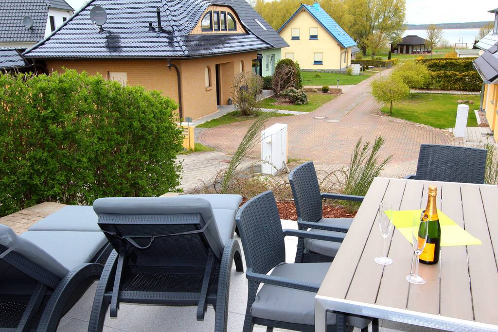 Blick von der Terrasse auf den Fleesensee
