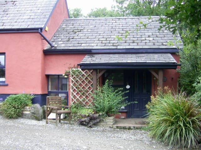 Quaint Studio Apt-Heart of Ireland