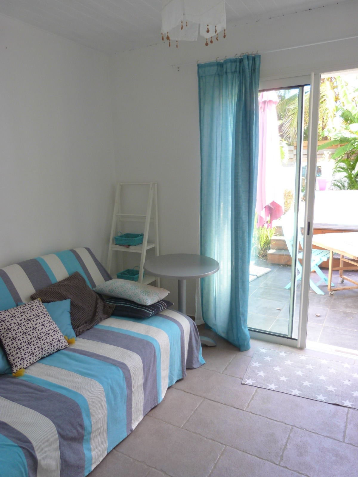 Airbnb performant: Independent suite with pool & tropical garden view à Saint Louis