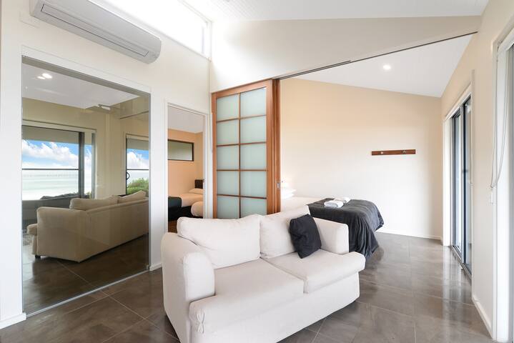 Seafarers Getaway Beach View Lodge #2 gallery image 3