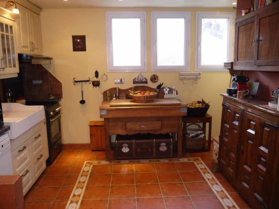 Cocina, gas, lava-vajillas
