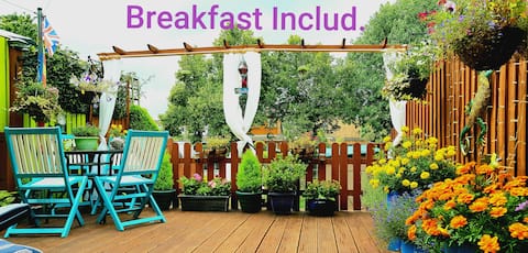 Quiet Room, BREAKFAST INCLUD. Cosy & Friendly Home