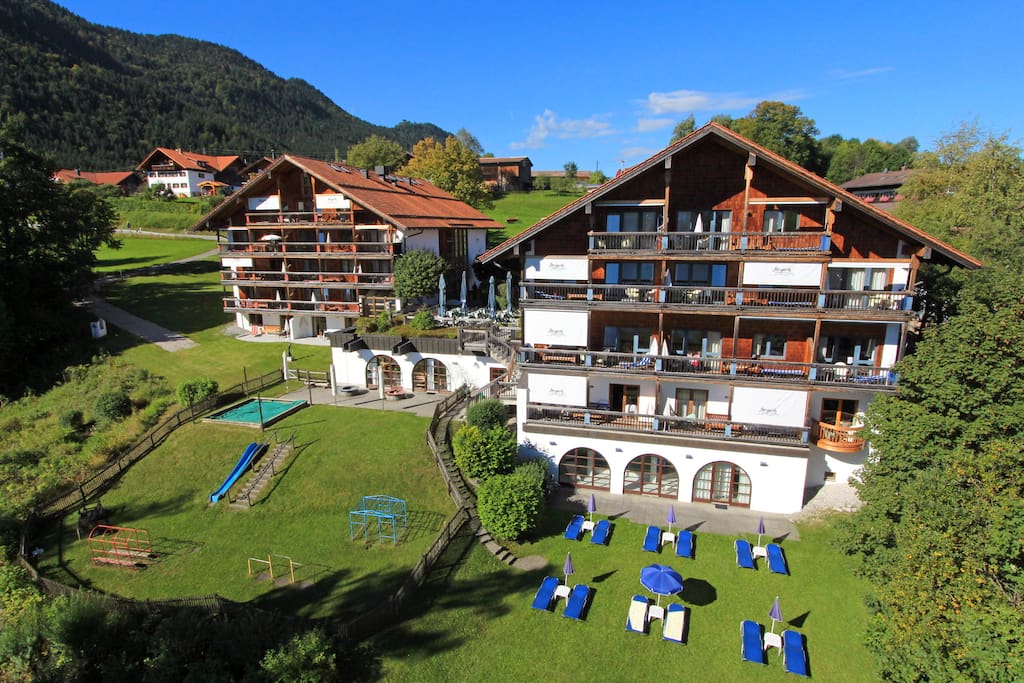 Eigene Liegewiese am Hotel