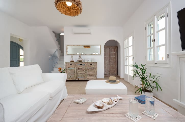 Seaside Naxos • Villa Ariadne with Pool @ Plaka ⛱️ gallery image 3