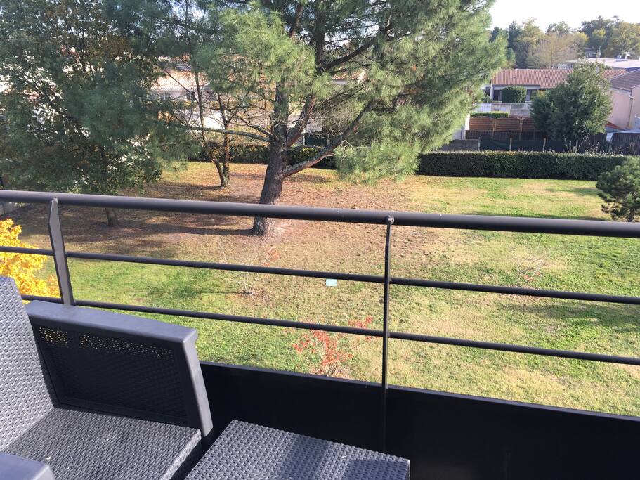 Terrasse aménagée au calme