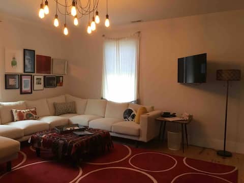 Popular Airbnb listing: Stylish Floor-Through Apartment Close to Downtown in Greenville