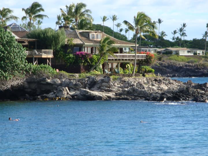 Ocean Front Turtle Cove Villa - 5BR Sleeps 10, A/C