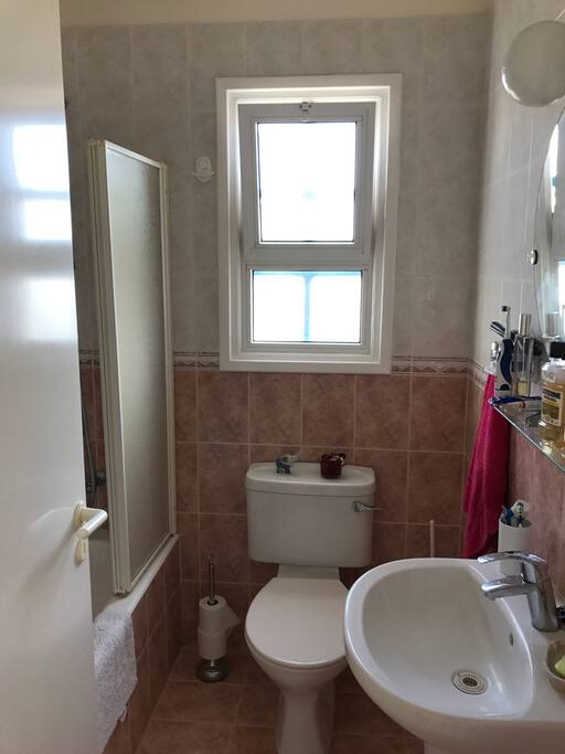 Bathroom (Shared)