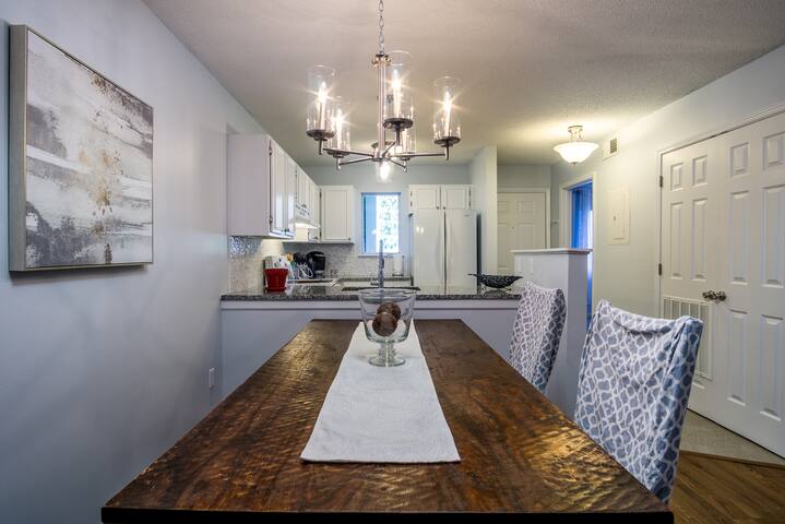 Beautiful & Clean 2/2 all the comforts of home