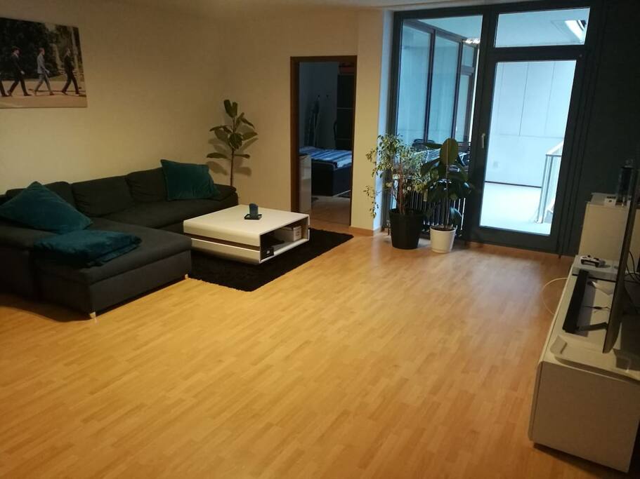 Wohnzimmer 1/2