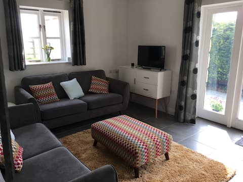 Successful Airbnb property: Cornish cottage on a smallholding; dog friendly in St. Agnes