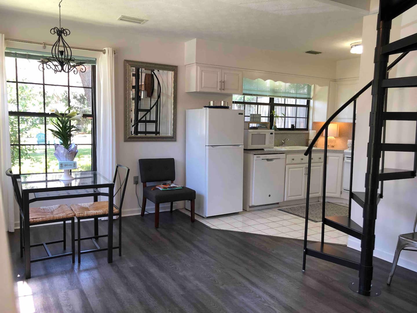 River Bluff Cottage! Suite Cottage With Loft