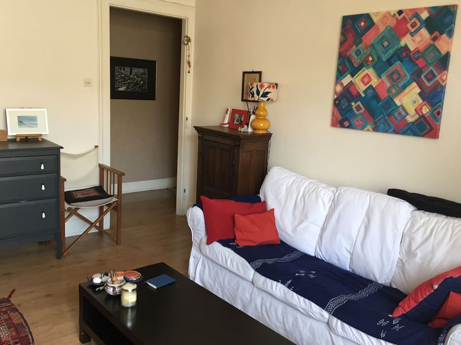 Bright living room with access to South orientated balcony
