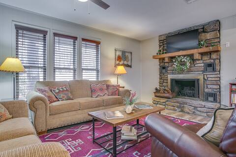 Ride Out Inn #2 Cozy 2 BR Woodsy Cabin on Back 40