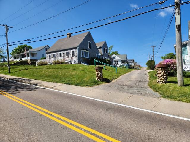 3 Bedroom. Walk to everything! gallery image 2