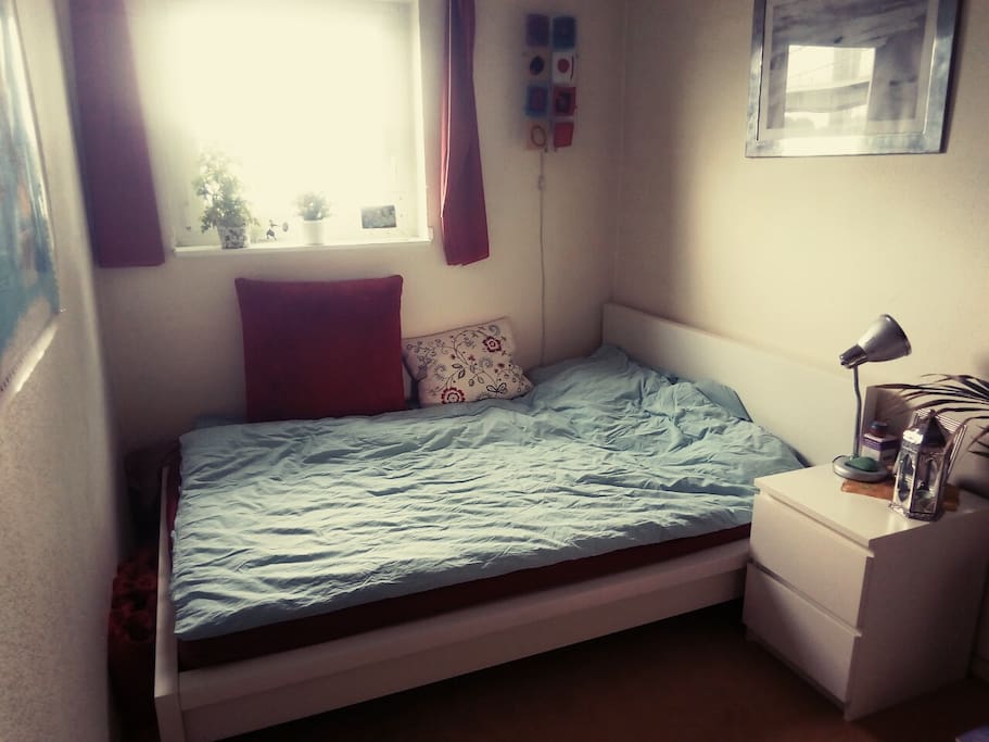 Schlafzimmer.