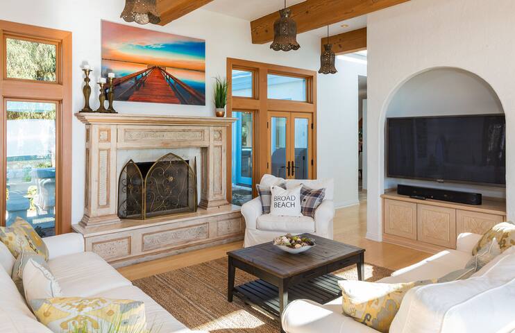 Malibu Broad Beach Ocean View steps to sands gallery image 4