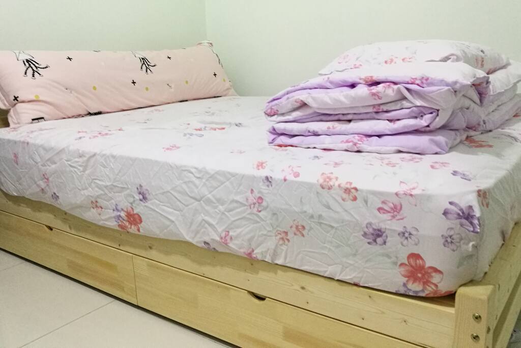 Queen Bed