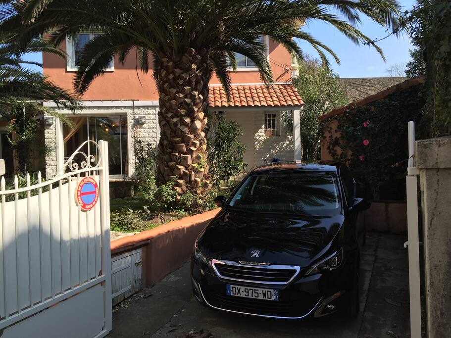 Portail et place de parking