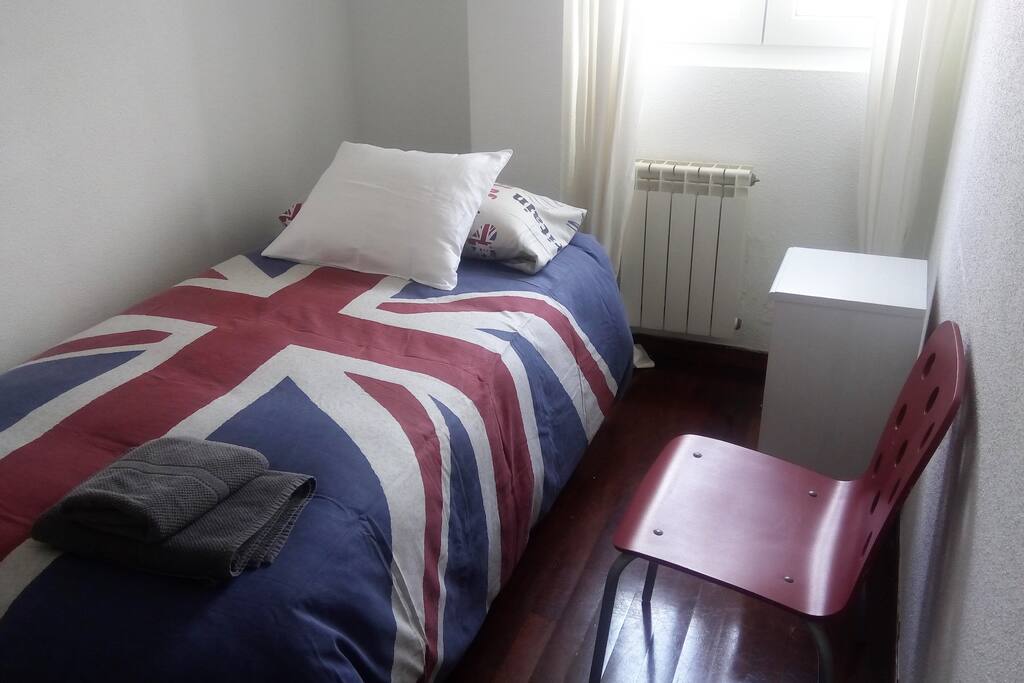 habitación muy soleada