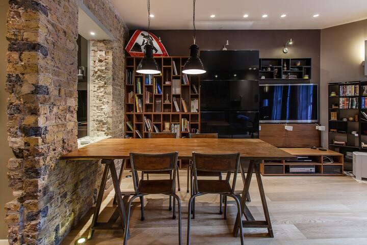 Unique flat in an awesome location! gallery image 3