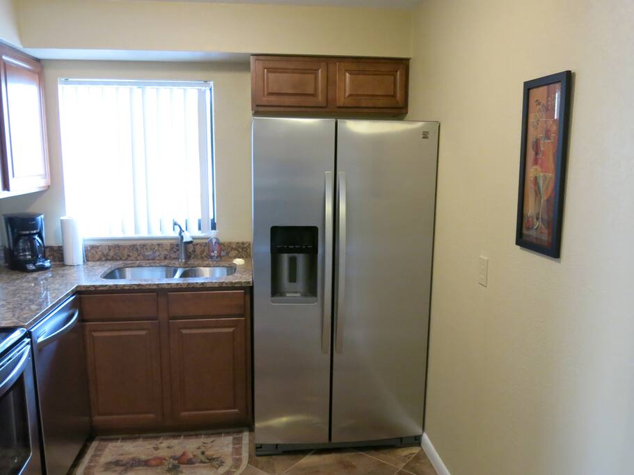 Another view of the kitchen.