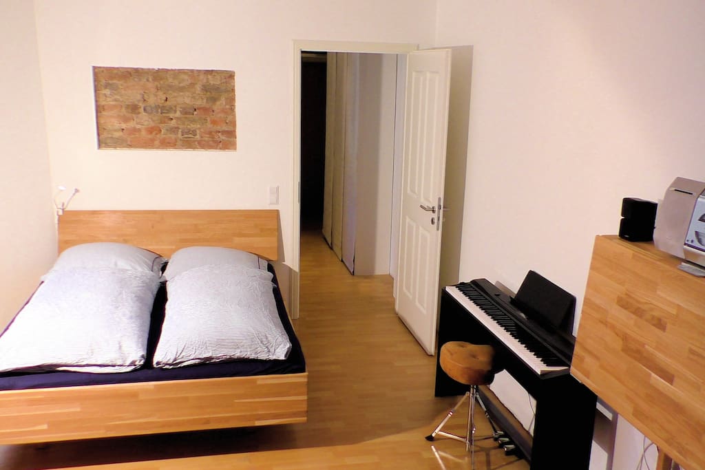 das Klavier ist nicht mehr da / the piano is no more there