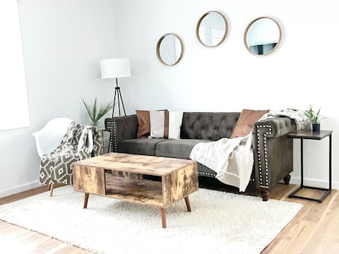 Renovated Apt -Village of Liverpool Near Lockheed