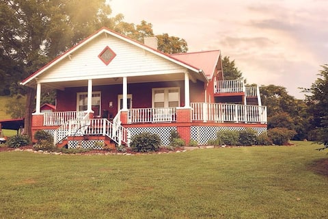 The Farmhouse at Meredith Valley Farm