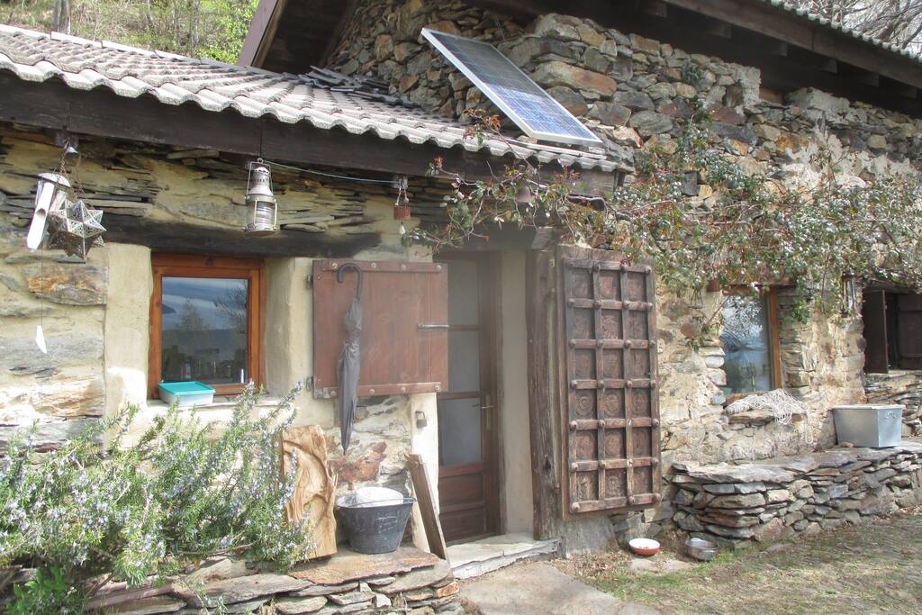 the hut from outside