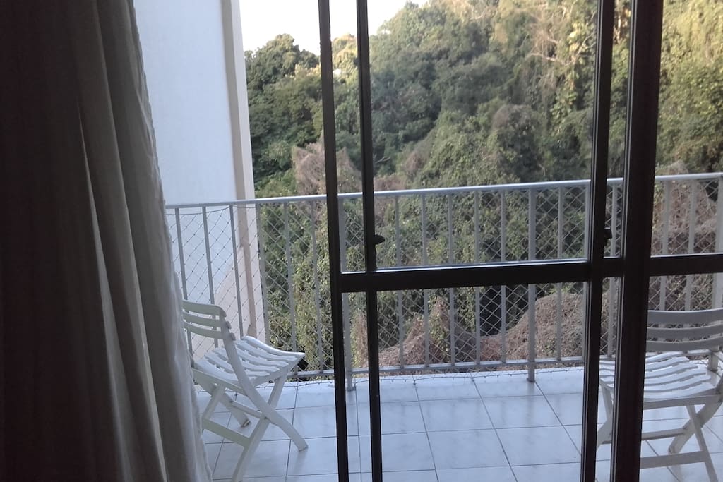 Varanda com vista para Mata Atlântica