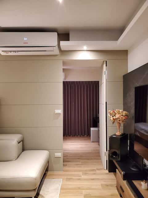 Brand-new fit out.Modern and simple double room. Changhua.It comes with a free dedicated parking spa