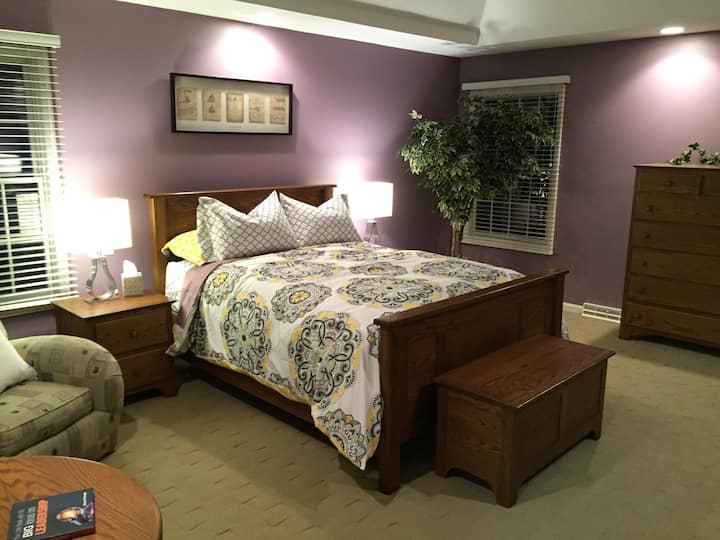 Queen Bed / ფუმფულა ბალიში / უამრავი საცავი