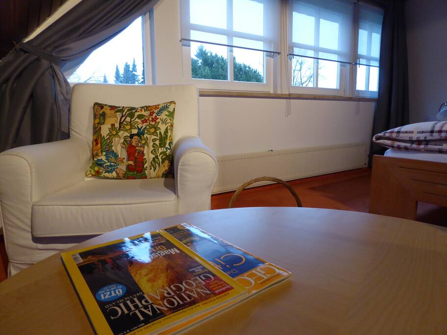 Good light for reading / Ein guter Lesesessel