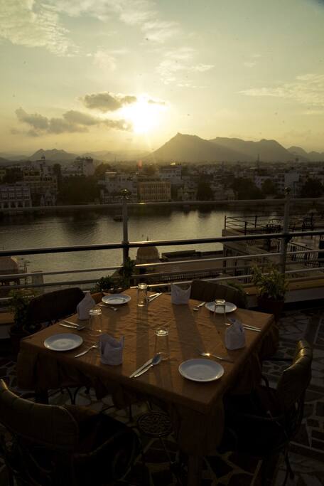 Rooftop Dinning