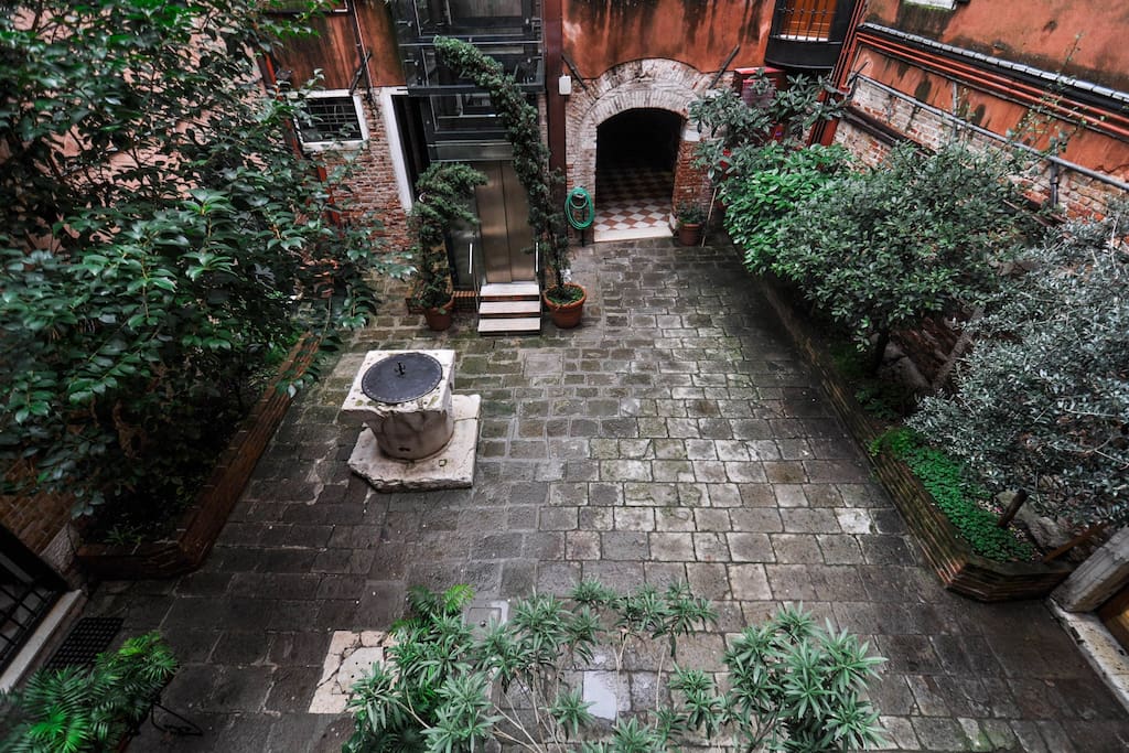 Corte interna
*
Private courtyard