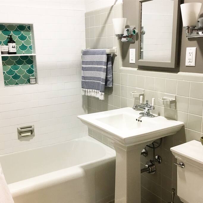 Full bathroom with towels etc.