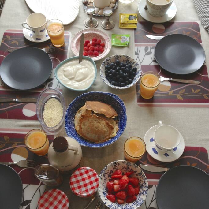 The breakfast table